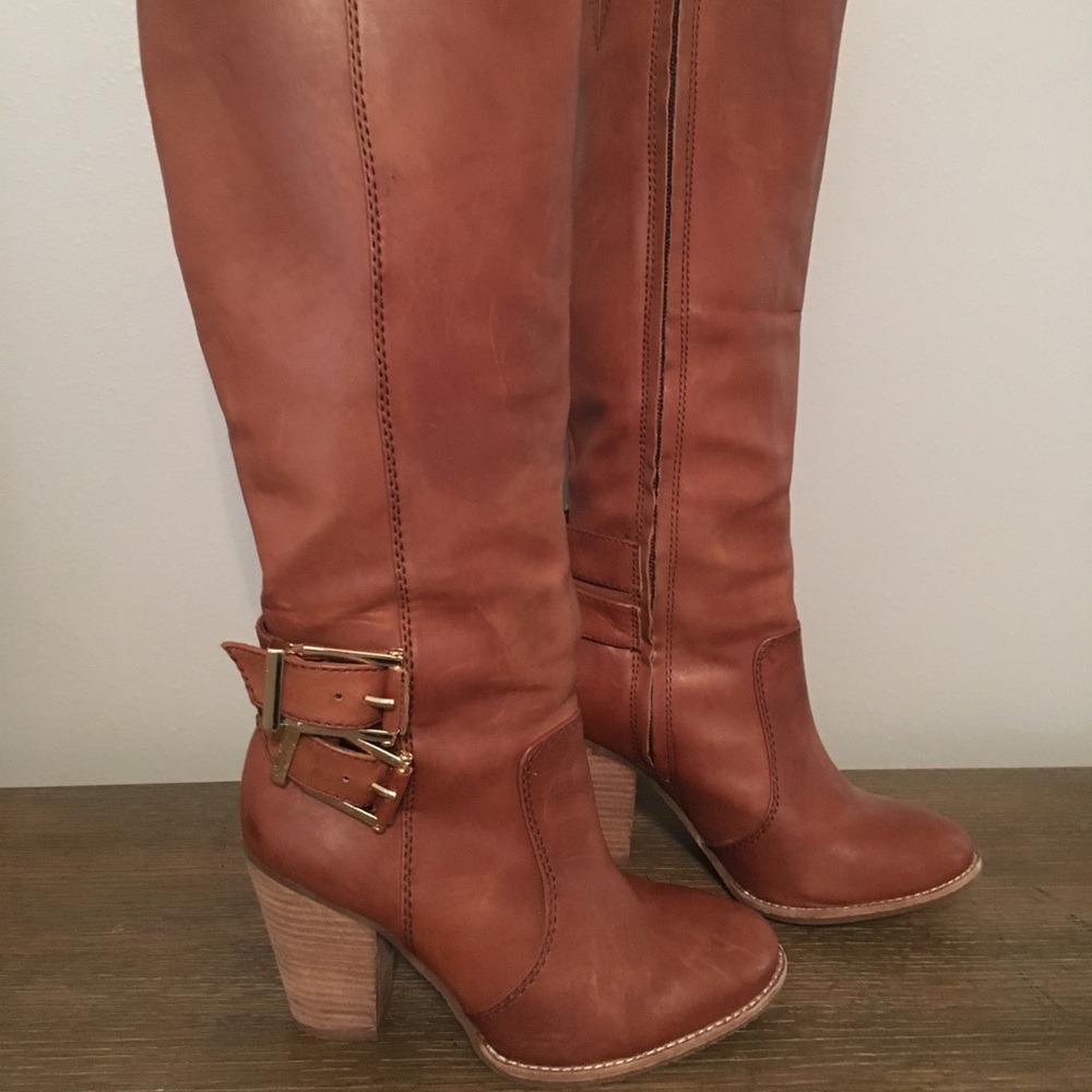 Gianni Bini Leather boots